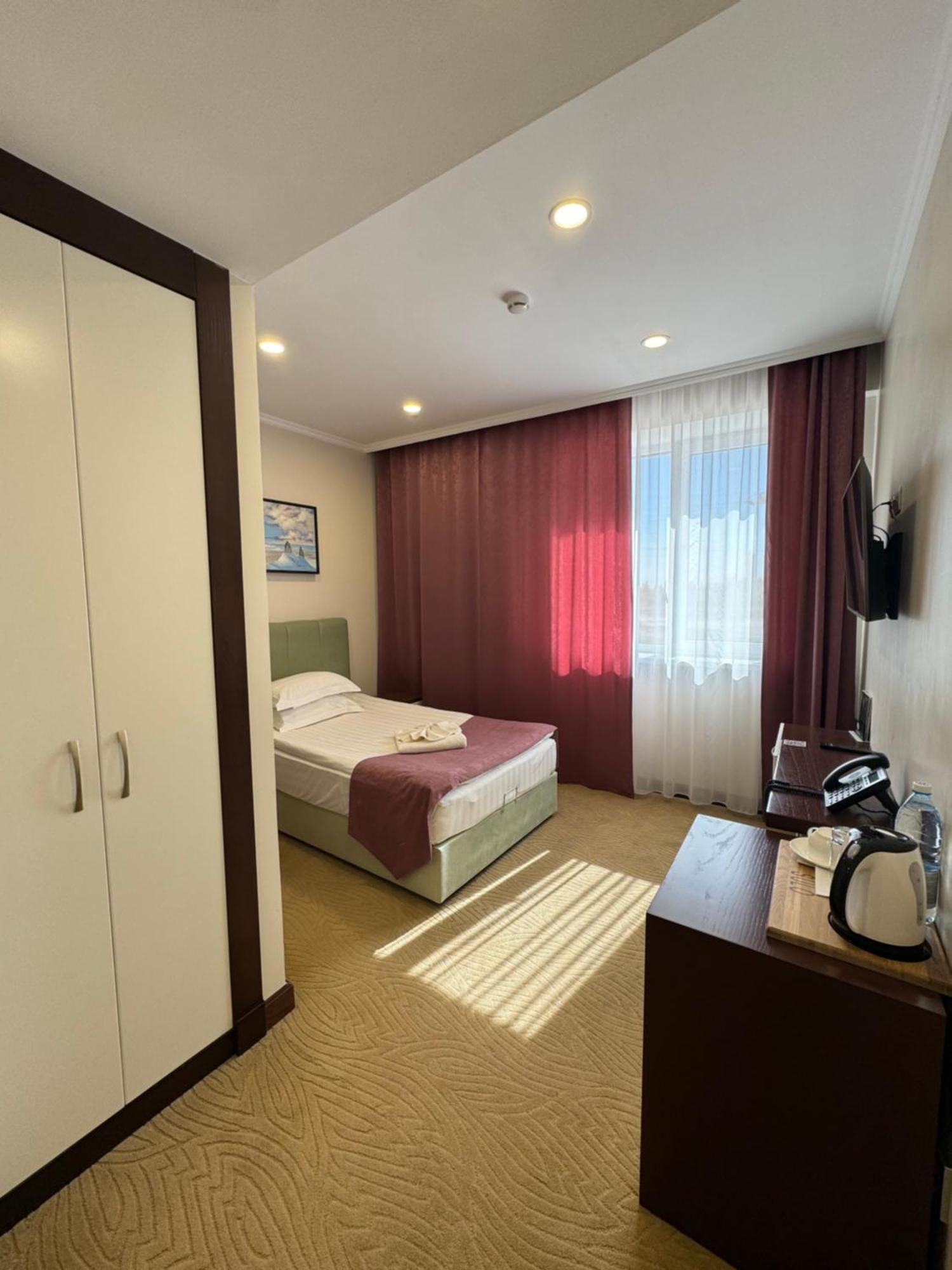 Sulo Atyrau Hotel Extérieur photo