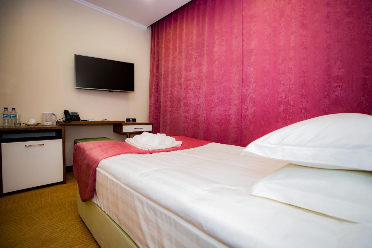 Sulo Atyrau Hotel Extérieur photo