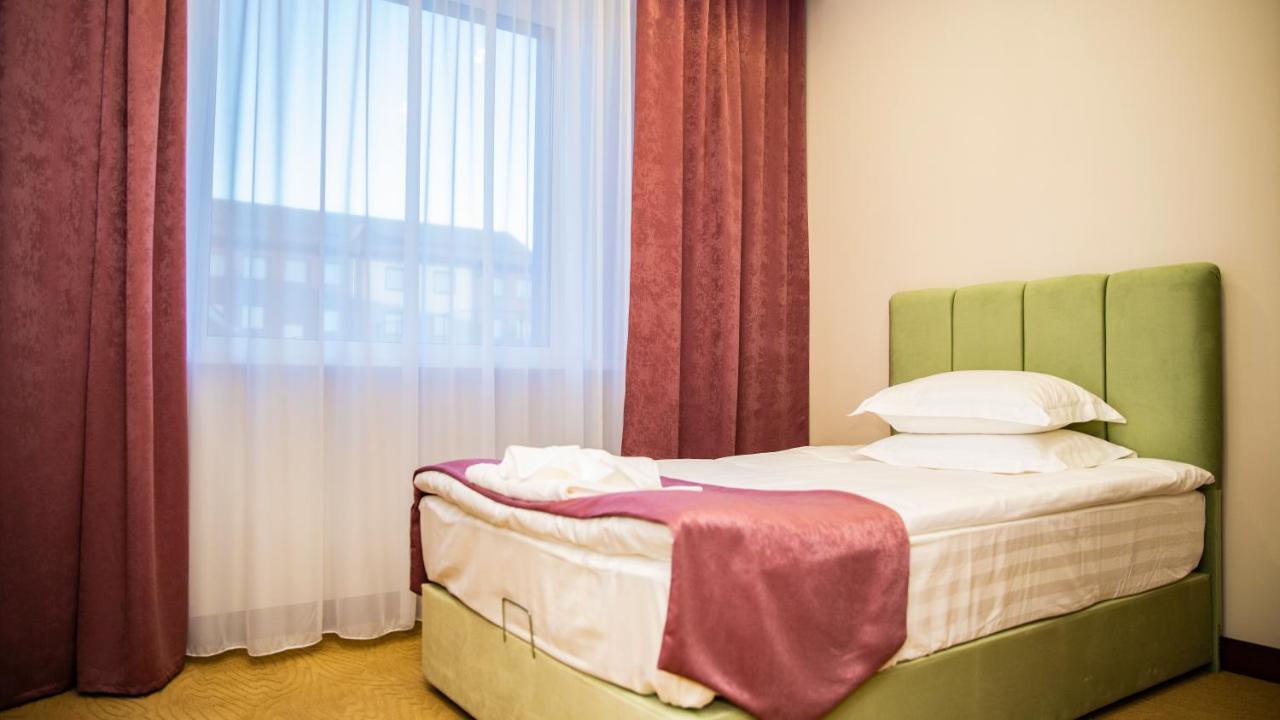 Sulo Atyrau Hotel Extérieur photo