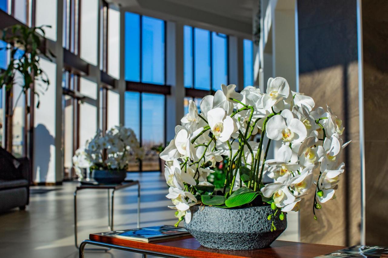 Sulo Atyrau Hotel Extérieur photo